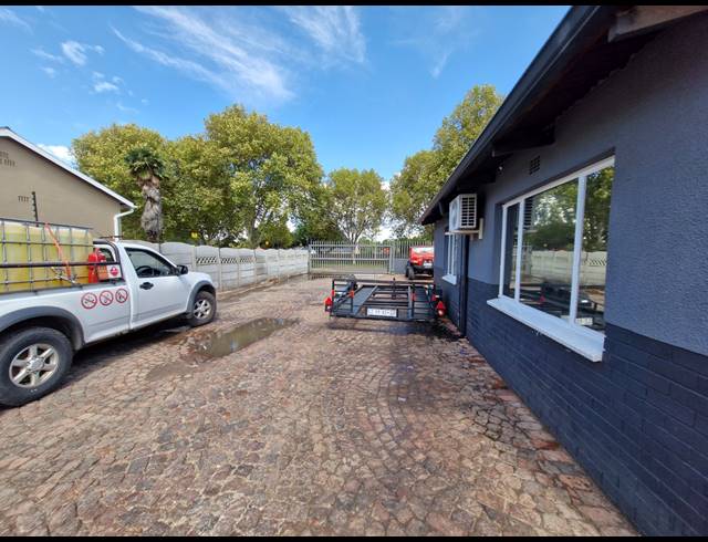 991M² OFFICE TO LET IN RAVENSWOOD